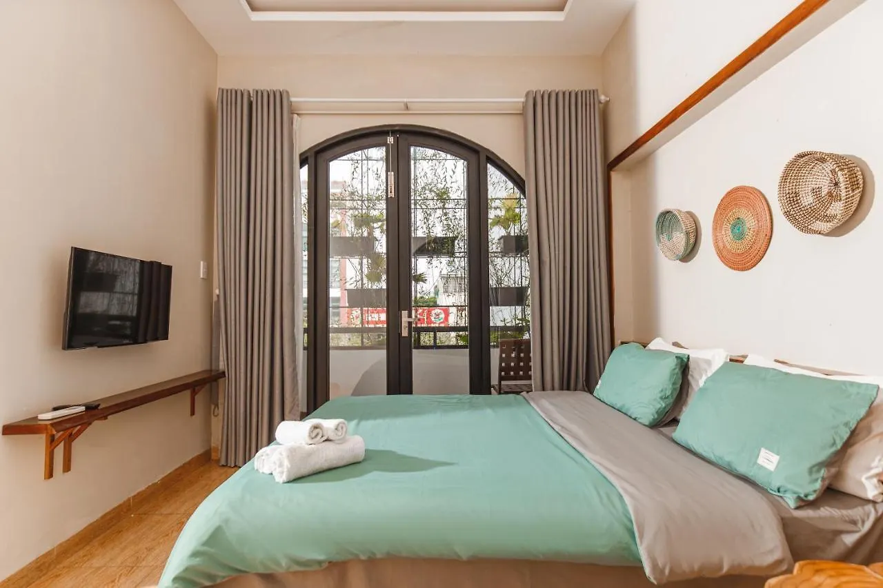 Chaca Beach Da Nang Hotel